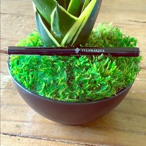 illamasqua liquid eyeliner